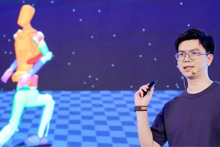 天才少年稚晖君yl7703永利机器人走路进场！AI模型做大脑，目标售价20万以内